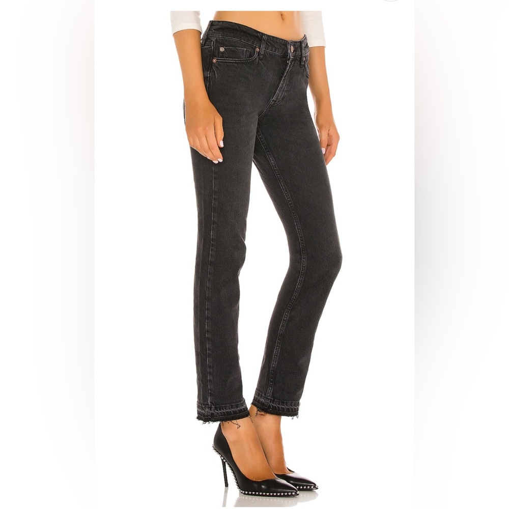 NWT- FREE PEOPLE SUPER CUTE CUFFED SLIM BOYFRIEND FADED BLACK JEANS - SIZE 24